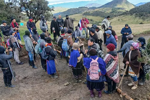 Graves enfrentamientos entre comunidades indigenas colombianas dejan al menos seis muertos y un centenar de heridos