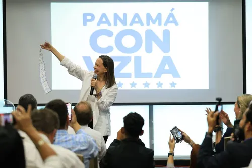 María Corina Machado afirmó que será candidata a la presidencia de Venezuela y adelantó que “pronto” regresará al país