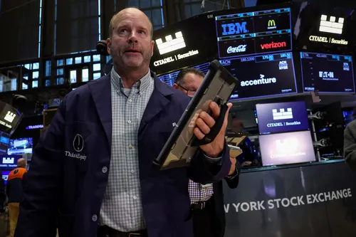 Wall Street alcanza récords históricos impulsada por el deshielo con Irán y el auge de la inteligencia artificial
