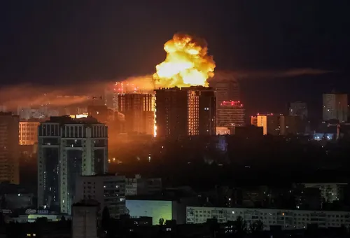 Ataque ruso con 656 drones y 73 misiles deja al menos 18 muertos y devastaciones en Ucrania