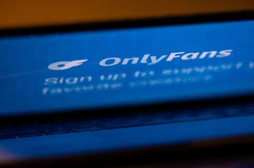 Cuatro detenidos en la República Checa por una red de trata de personas en OnlyFans