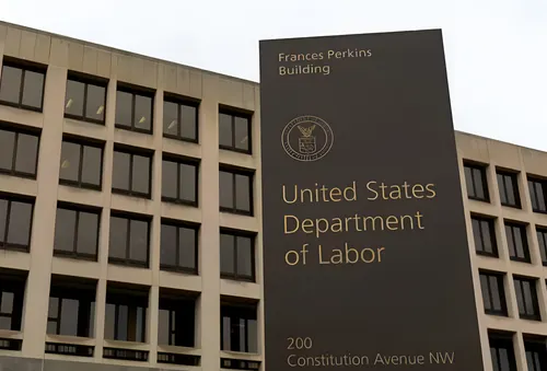 El mercado laboral de Estados Unidos encadena tres meses de sólida expansión y supera las expectativas