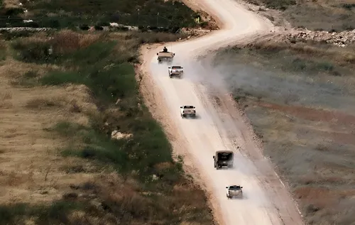 Israel desmantela bases operativas de Hezbolá en Tiro tras emitir alertas para proteger a civiles
