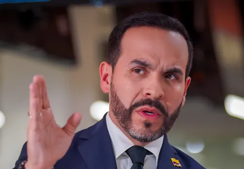 Abelardo de la Espriella desenmascara la orden de suspensión contra Petro como una burda estrategia electoral