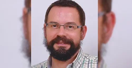 Condenan a 10 años de prisión a un excandidato de Más Madrid por violar a una alumna de 15 años que terminó suicidándose