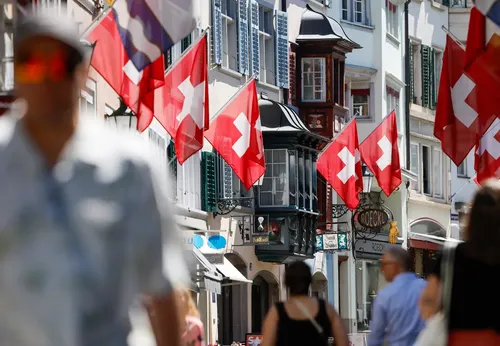 Frente a la delincuencia y el colapso social: Suiza votará este domingo si limita su población a un máximo de 10 millones de habitantes