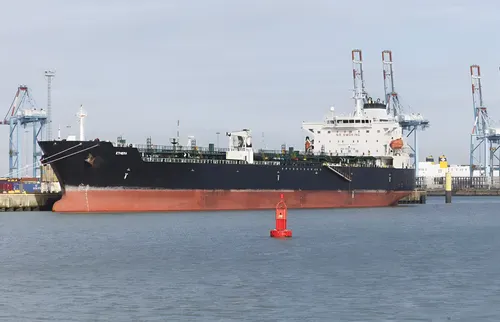 El Reino Unido frena un petrolero de la "flota fantasma" de Putin por primera vez