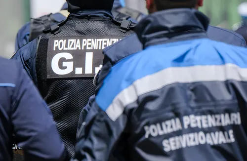 Un inmigrante nigeriano intenta estrangular a un niño de tres años en un parque público de Italia