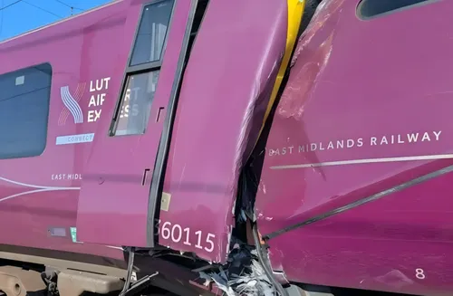El balance de víctimas se eleva a un muerto y 89 heridos tras brutal colisión de trenes en Bedford