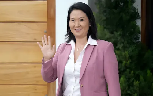 Keiko Fujimori conquista la presidencia de Perú con una ventaja irreversible en el escrutinio
