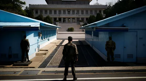 Detienen a un soldado norcoreano tras cruzar la Zona Desmilitarizada hacia Corea del Sur