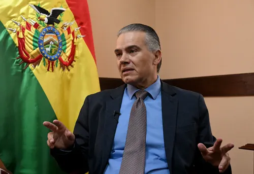 El gobierno de Bolivia ordena el despliegue del Ejército para restablecer el orden constitucional frente a los bloqueos criminales