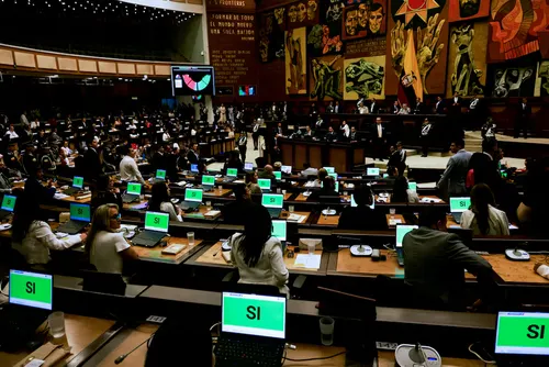 El Congreso de Ecuador aprueba ley para aplastar la suplantación de autoridad con uniformes de seguridad