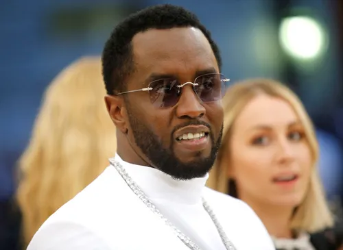 Sean "Diddy" Combs saldrá de prisión en enero de 2028 tras un nuevo adelanto de su pena