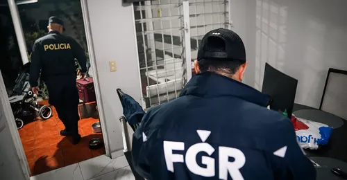 Siete detenidos en El Salvador por millonario fraude electrónico contra una distribuidora nacional de bebidas