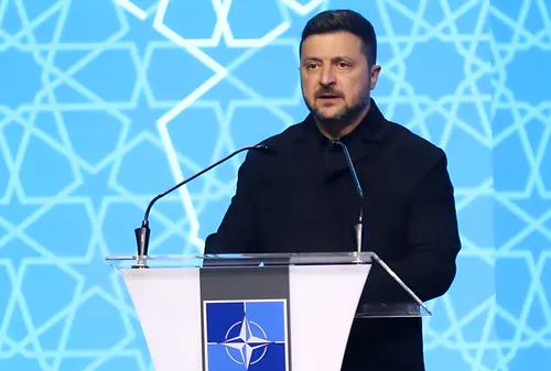 Zelenski pide en la cumbre de la OTAN misiles Patriot y señala que la Unión Europea necesita un escudo aéreo propio
