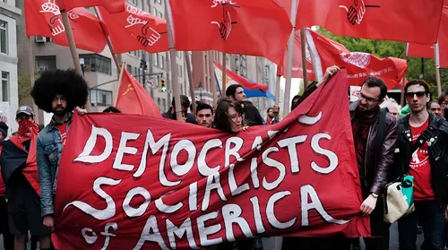 Socialistas presentan una agenda radical para disolver el Senado y desmantelar la democracia en EE. UU.