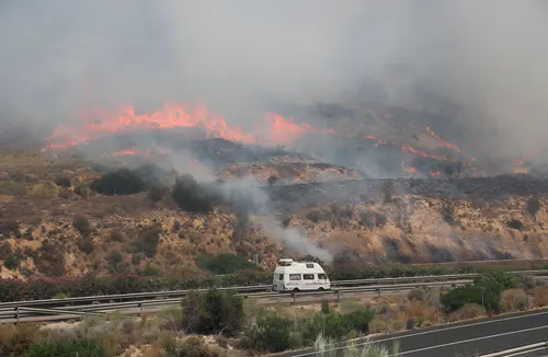 Doce muertos y decenas de desaparecidos en el devastador incendio forestal de Almería