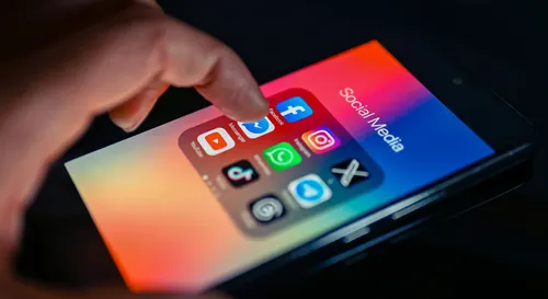 Reino Unido impondrá un "toque de queda" en redes sociales para adolescentes de 16 y 17 años