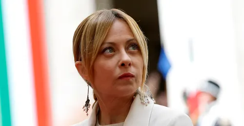 Meloni defiende al joyero Roggero tras su encarcelamiento y anuncia ley para prohibir indemnizaciones a criminales