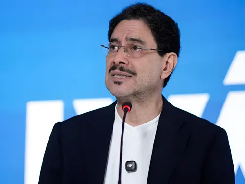 Iván Cepeda oficializa su inasistencia a la posesión de Abelardo De La Espriella y promueve la desobediencia civil