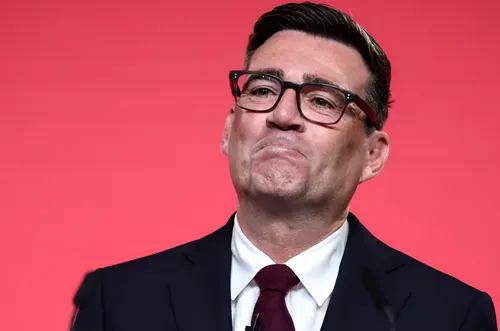 El socialista Andy Burnham asumirá como nuevo primer ministro británico el lunes en sustitución de Keir Starmer