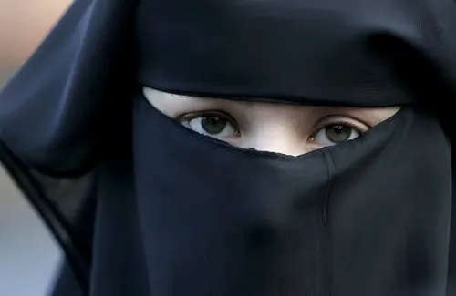 Portugal defiende sus valores y aprueba prohibir el burka en espacios públicos