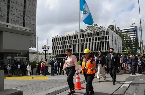 Guatemala reportan 42 réplicas y decenas de emergencias tras el sismo de magnitud 7,4