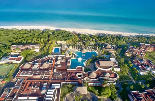 Las hoteleras españolas Iberostar y Barceló siguen los pasos de Meliá y confirman su salida definitiva de Cuba