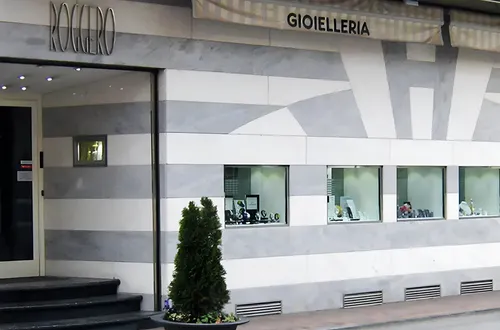 La familia del joyero italiano Mario Roggero reabre su negocio tras la condena a prisión y exige protección para los comerciantes