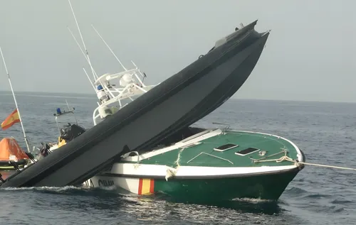 Guardia Civil española exige una reforma legal para disparar contra las narcolanchas tras la muerte de cuatro agentes