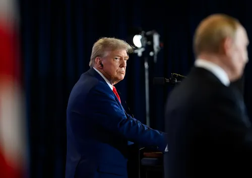 Trump advierte a China y Rusia que abastecer de armas a Irán "sería muy malo" para sus propios intereses