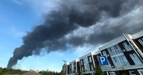 San Petersburgo se cubre de humo tras ataques ucranianos contra la infraestructura del régimen ruso