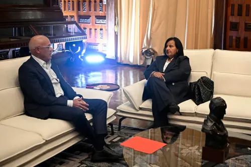 Fractura en el PSUV: la cúpula impone la rendición ante Estados Unidos frente al rechazo del ala chavista