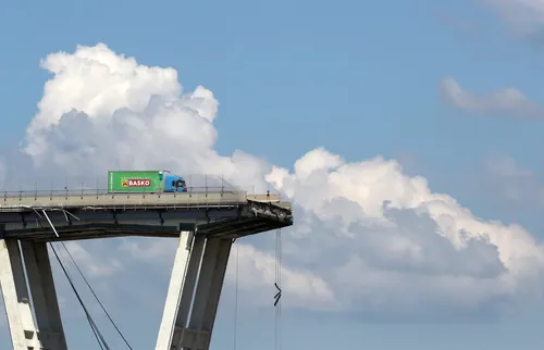 Condenan a doce años de cárcel para el exjefe de autopistas por el colapso del puente de Génova