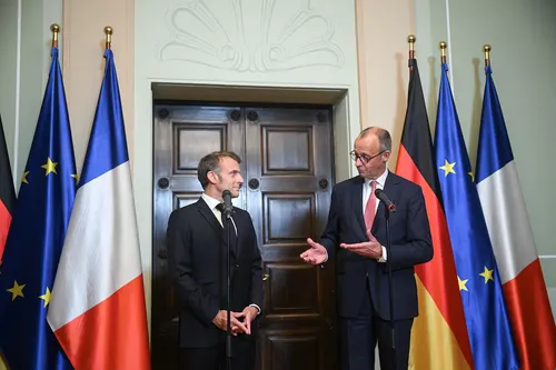 Acuerdo de defensa entre Francia y Alemania para reforzar la disuasión nuclear ante la crisis europea