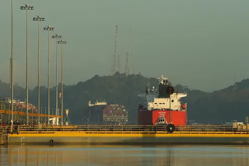 El régimen de China ejerce presiones económicas sobre Panamá tras un fallo judicial en el Canal