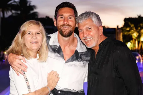 Lionel Messi despide a su padre con un sentido mensaje y plantea dudas sobre su futuro en el fútbol