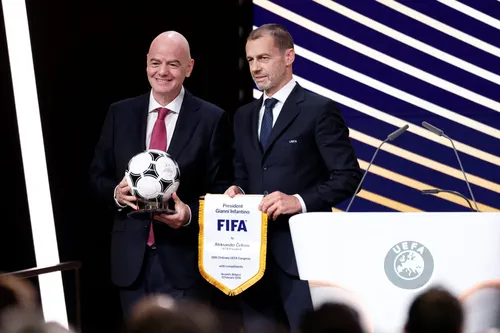 Crisis institucional en la FIFA: la UEFA mantiene el boicot a los Mundiales y retira la confianza a Gianni Infantino