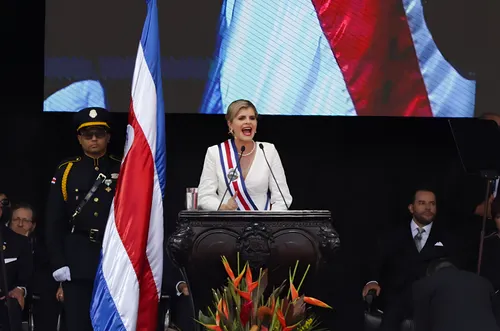 Laura Fernández ordena retirar tomacorrientes tras decomisar más de 500 electrodomésticos en las cárceles de Costa Rica