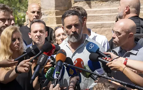 Abascal exige la militarización de la frontera en Ceuta y señala a Pedro Sánchez por el quiebre en la soberanía nacional