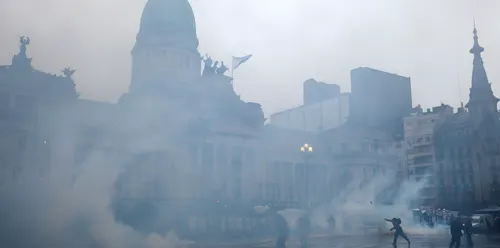 El Gobierno argentino actúa contra los responsables de los destrozos en la marcha del Congreso