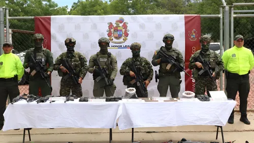 Fuerzas Militares contra el ELN: incautan 1,5 toneladas de explosivos y 440 granadas para drones en Norte de Santander