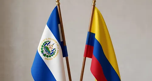 El Salvador envía las primeras 51 toneladas de ayuda humanitaria a Colombia