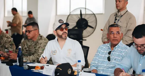 Abelardo de la Espriella anuncia que todos los grupos armados serán tratados como terroristas en Colombia