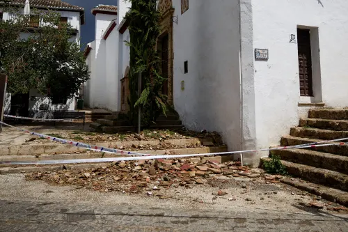 Un terremoto de magnitud 5 sacude Granada y provoca daños materiales y evacuaciones
