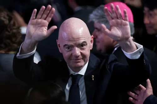 UEFA, AFC y Concacaf lanzan una dura carta contra Infantino en medio de la crisis en FIFA