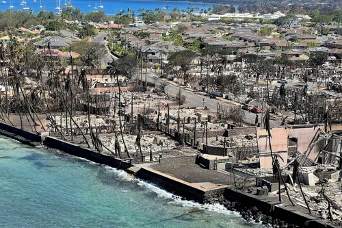 Alerta en Hawái por un sistema tropical que amenaza con provocar olas de seis metros