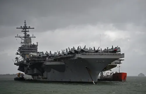 Fuerzas navales de Estados Unidos neutralizan un buque que intentaba violar el bloqueo al estado terrorista de Irán