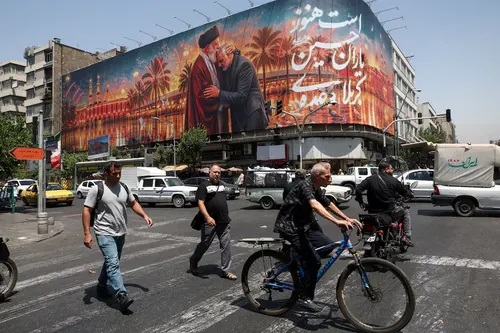 El régimen de Irán desafía a EE. UU. y niega el control del estratégico estrecho de Ormuz